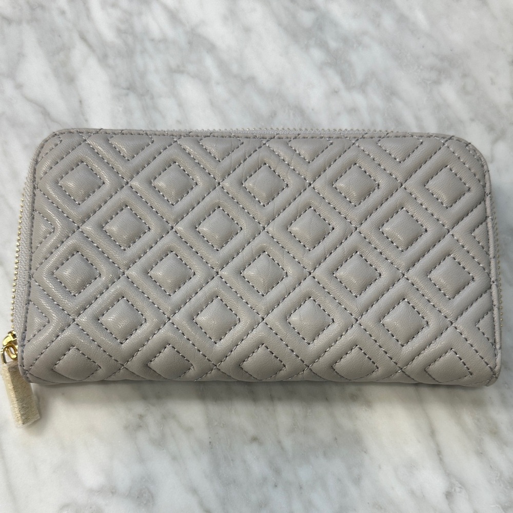 Tory Burch Marion Quilted Continental Gray Wallet - Picture 3 of 15